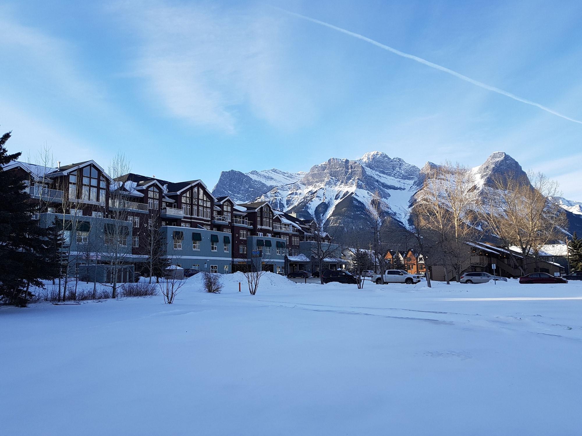 Sunset Mountain Inn Canmore Eksteriør bilde