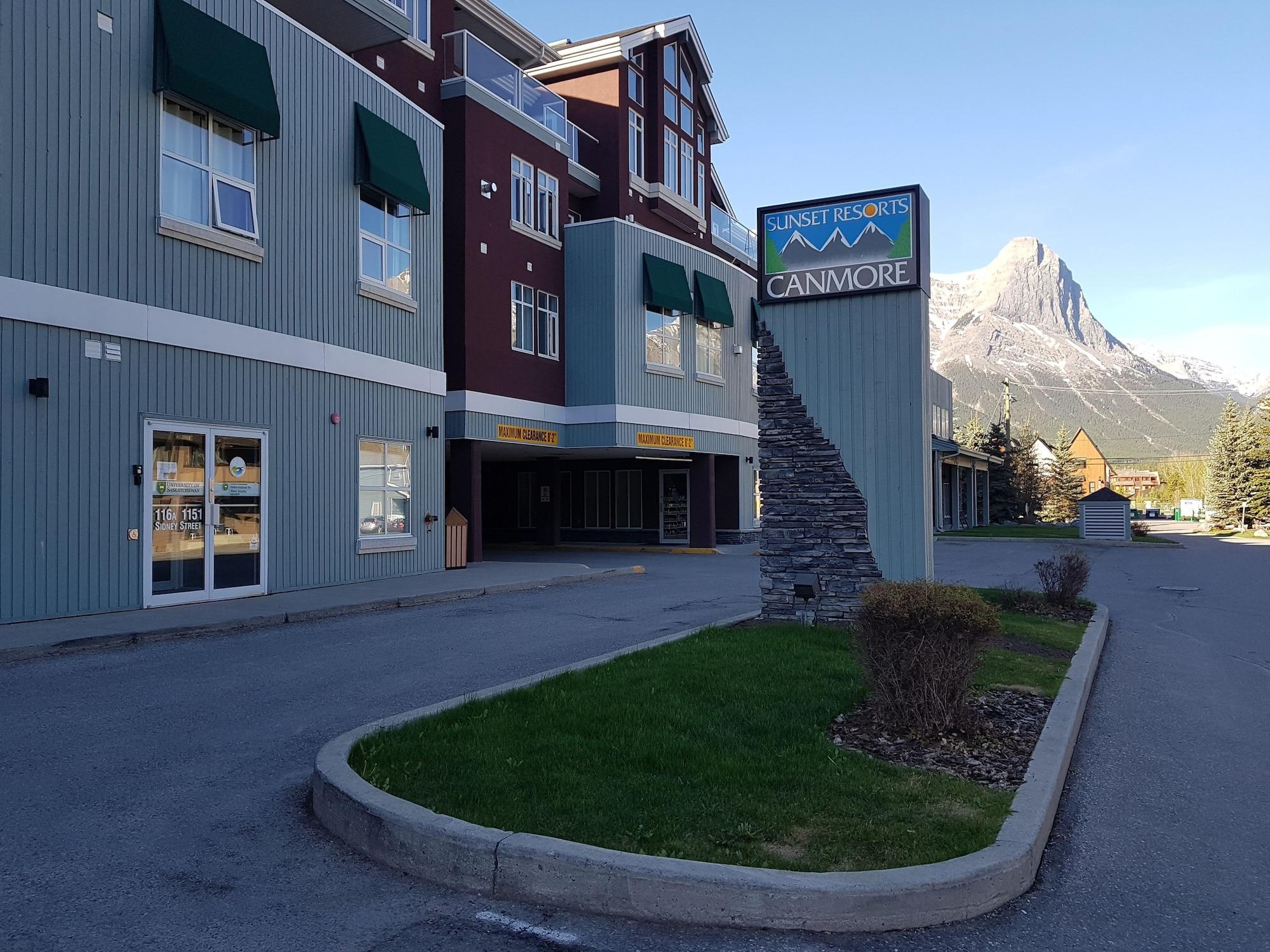 Sunset Mountain Inn Canmore Eksteriør bilde