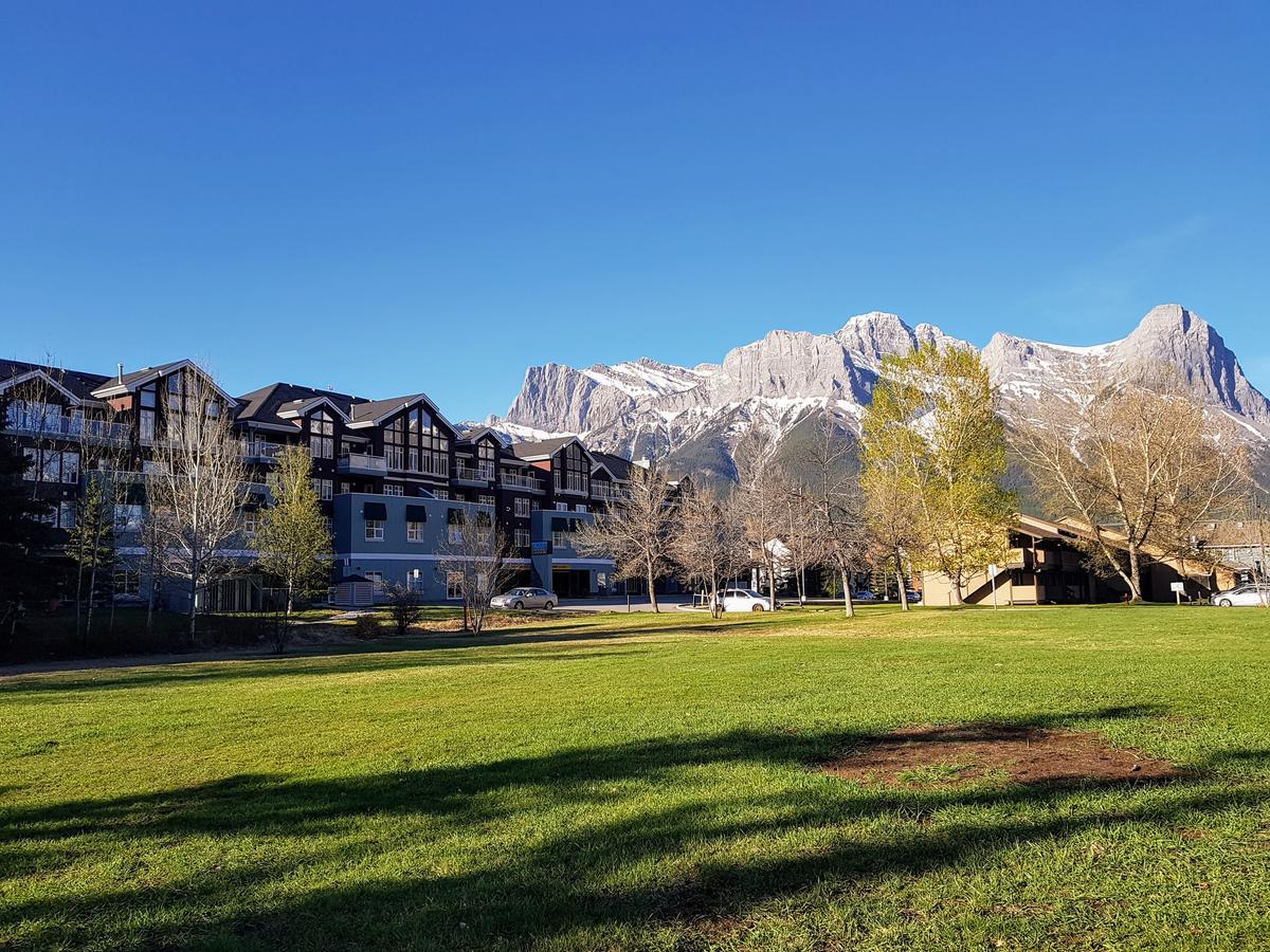 Sunset Mountain Inn Canmore Eksteriør bilde